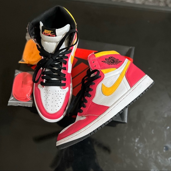 JORDAN 1 Retro High 'Light Fusion' Athletic Sneakers size 9 - Picture 4 of 8